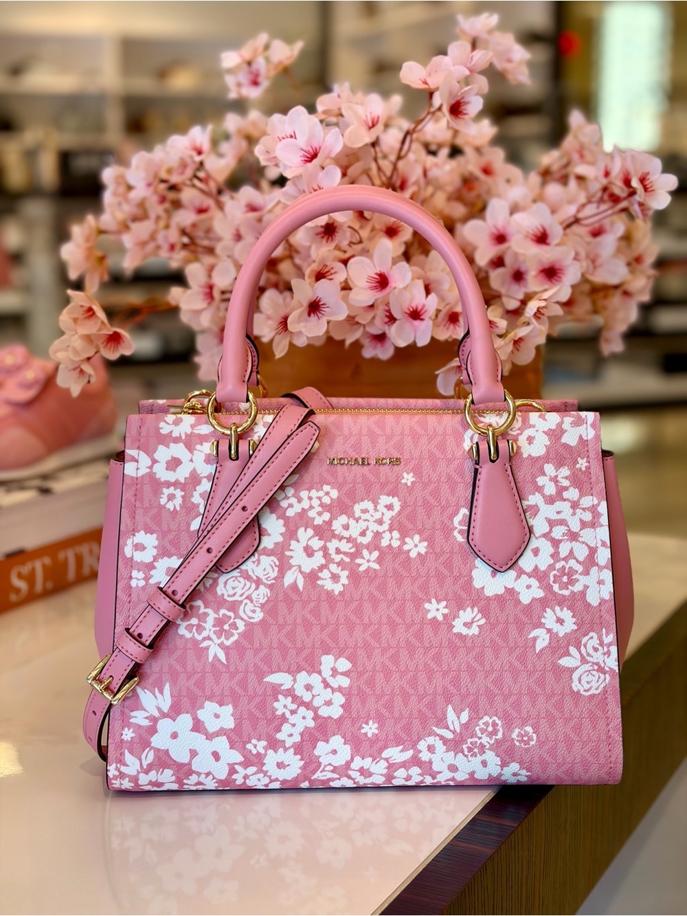 MICHAEL KORS Marilyn Md Printed Signature Logo Satchel Crossbody
Carnation - Picture 7 of 13
